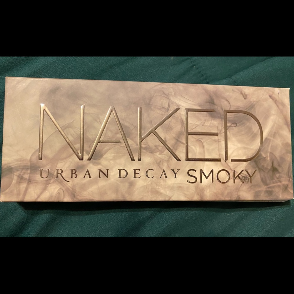 NEW Urban Decay Naked Smoky Palette